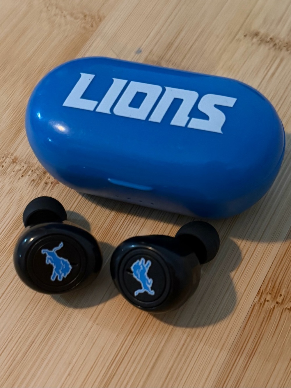 Detroit Lions Earbuds & Charging Case